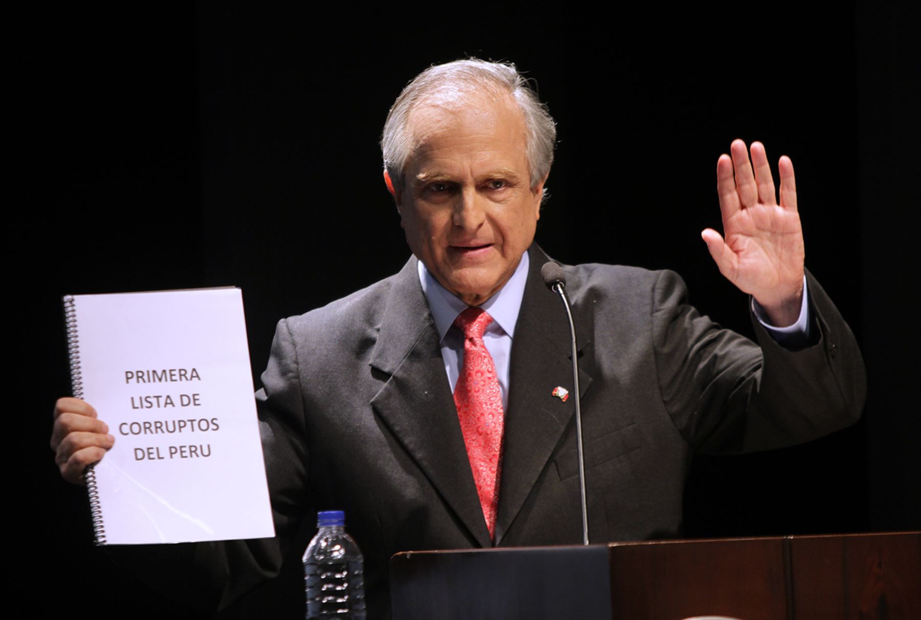 Francisco Diez Canseco, presidente del Consejo por la Paz