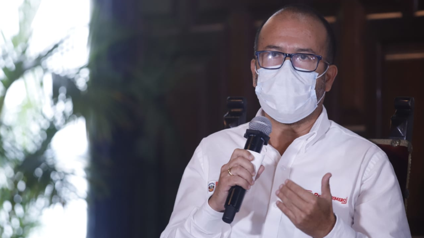 RESPUESTA. El ministro de Salud, Víctor Zamora, indicó que han diversificado la compra de las pruebas moleculares para evitar depender de una sola compañía.