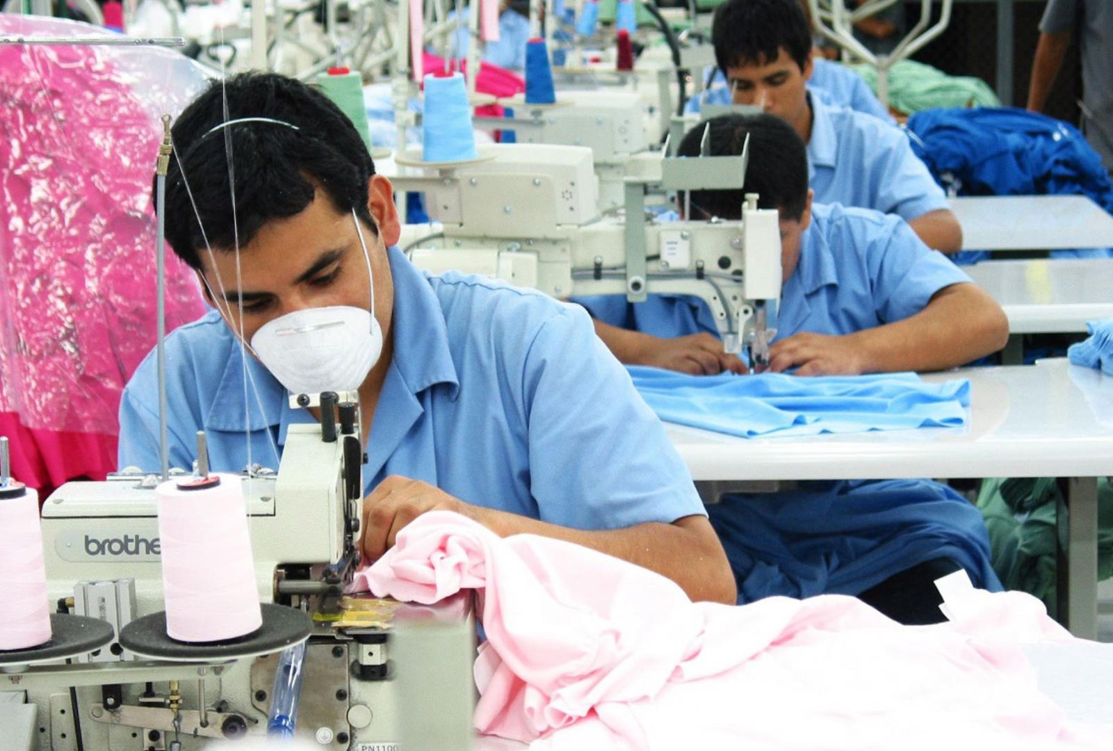 CAMBIOS. La mitad de los fondos entregados por Reactiva Perú en su primera etapa tuvo como beneficiados a las Pymes (51%) y a las grandes empresas (36%).