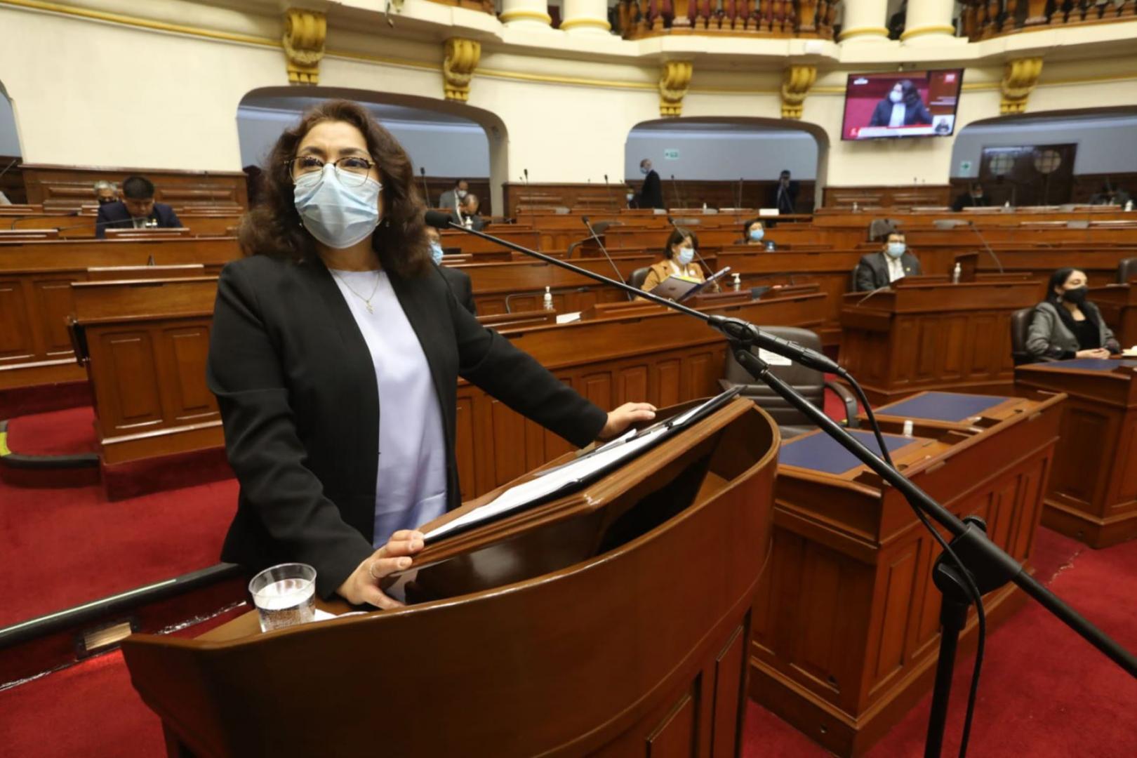 ANTE EL PARLAMENTO. La presidenta del Consejo de Ministros expuso la política general del gobierno de transición.