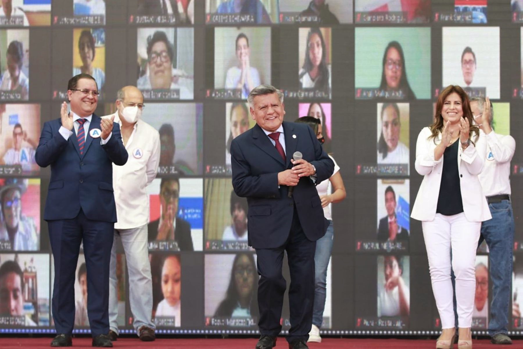 LA LISTA DE APP. La fórmula presidencial de César Acuña incluye a Luis Iberico y Carmen Omonte en las vicepresidencias.