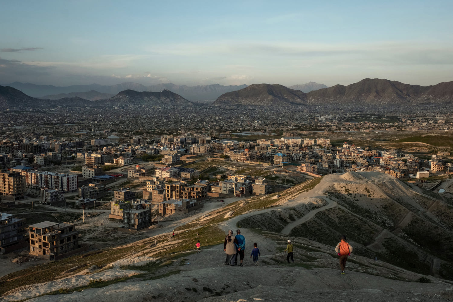 TENSIÓN. Kabul, capital de Afganistán. El presidente de EE.UU., Joe Biden, anunció una retirada completa de las tropas estadounidenses para el 11 de setiembre.