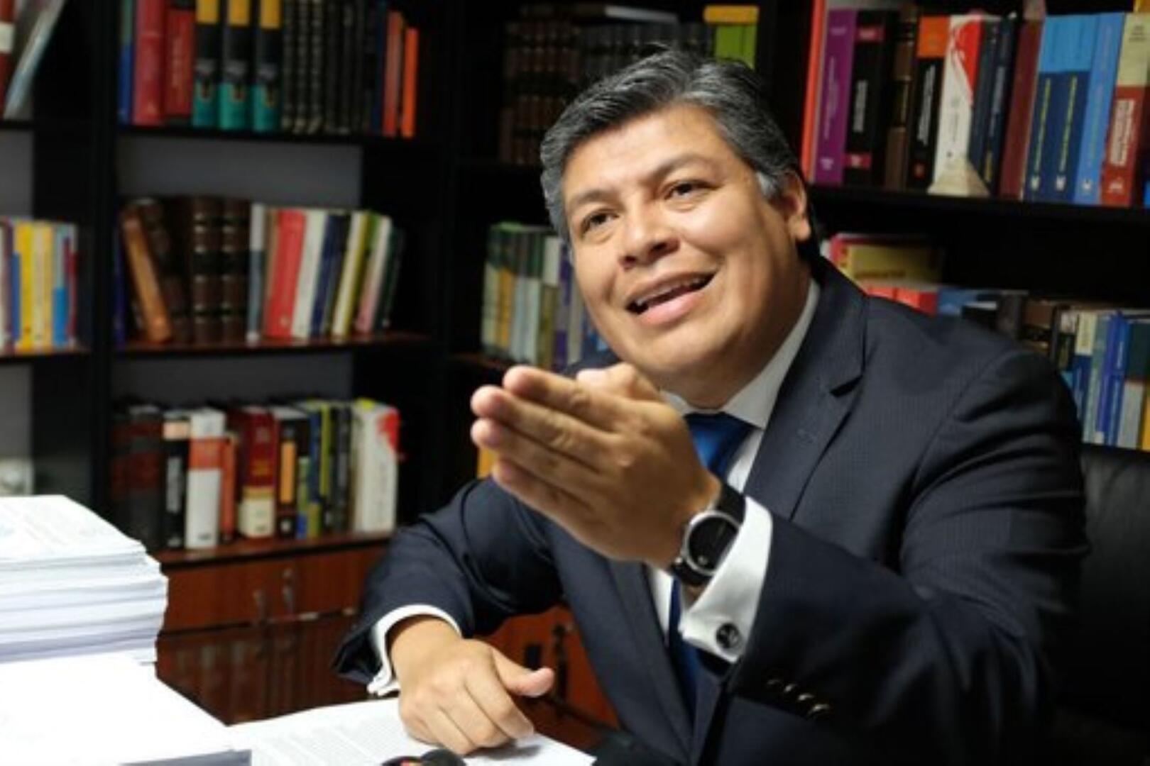 CONSTITUCIONALISTA. Luciano López señala que el debate de la reforma constitucional está pendiente desde hace dos décadas.