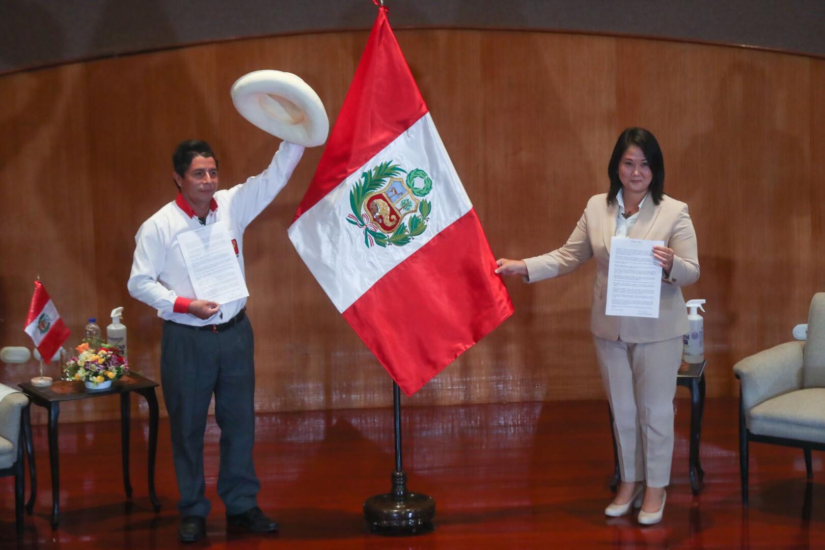 CONTIENDA. Pedro Castillo y Keiko Fujimori presentaron a sus equipos técnicos a pocos días del primer debate, organizado por el Jurado Nacional de Elecciones, entre estos grupos.