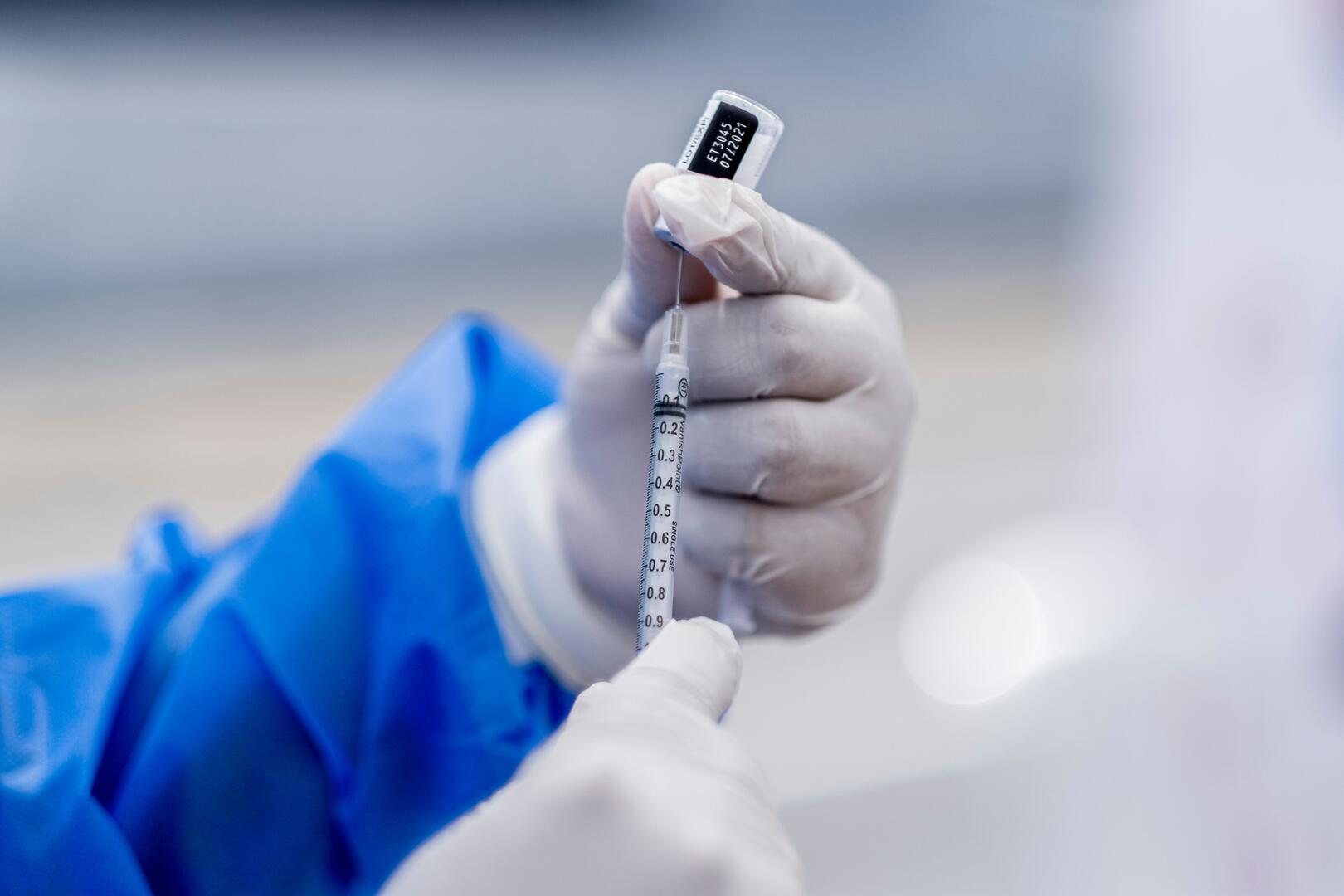 CONTRADICCIÓN. Según el Ministerio de Salud, no existe ningún impedimento para que las empresas privadas importen vacunas.