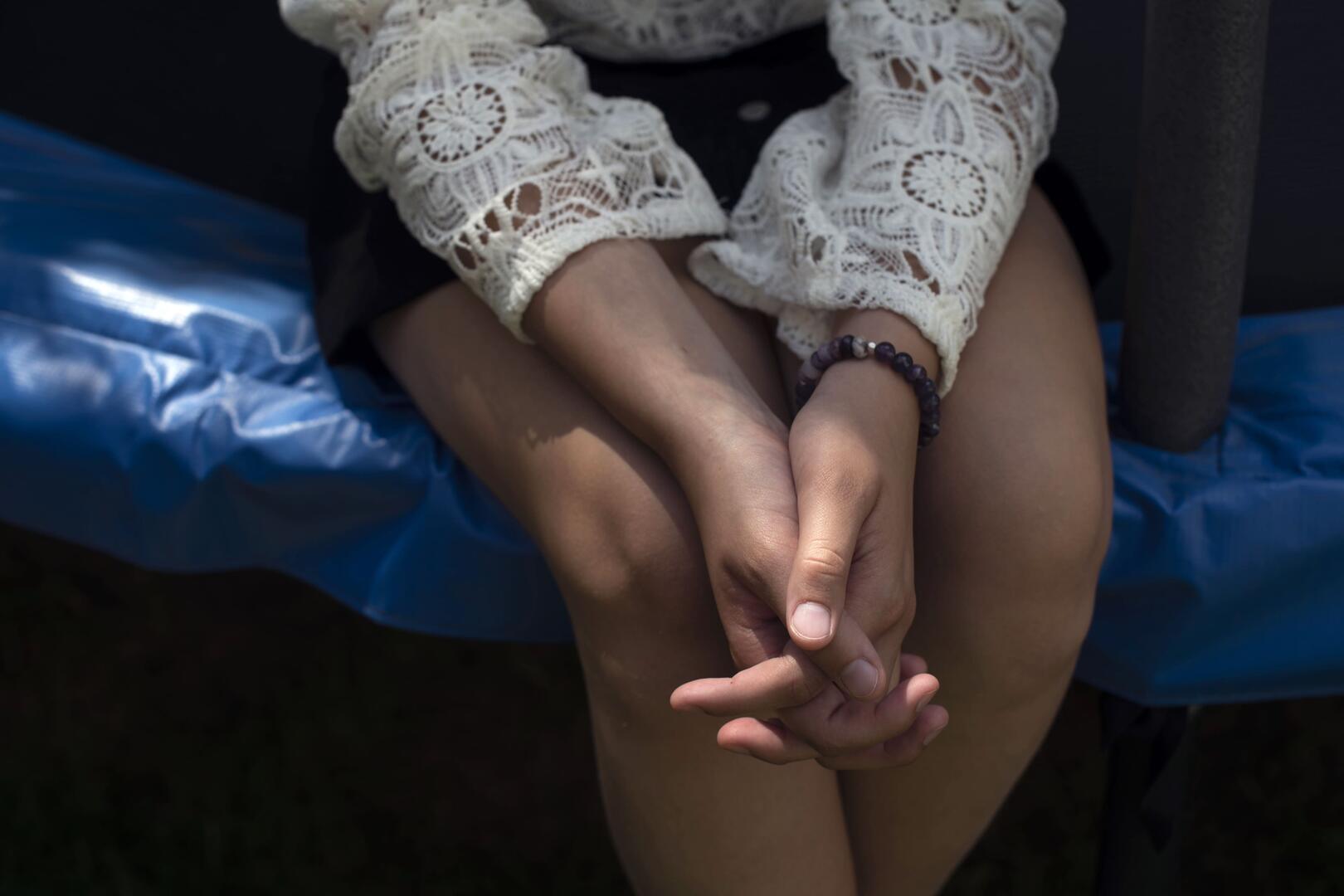 Salud mental. Kate, de 12 años, ha estado en terapia desde hace años para lidiar con el trastorno de procesamiento sensorial, el trastorno por déficit de atención e hiperactividad y la ansiedad.