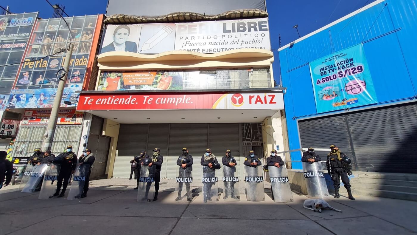 ALLANAMIENTO. Uno de los inmuebles intervenidos hoy fue el local de Perú Libre, en Huancayo. 