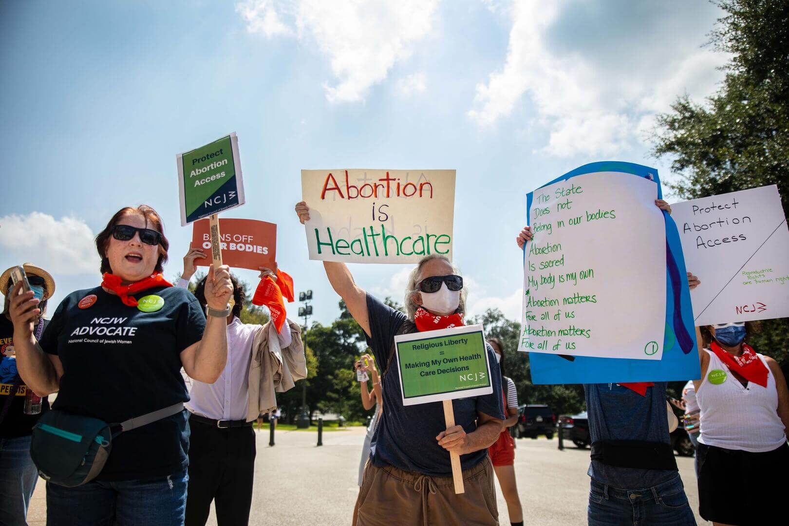 Protestas. Un grupo de mujeres realizó un plantón en el Capitolio del estado de Texas en Austin el miércoles 1 de septiembre de 2021. 