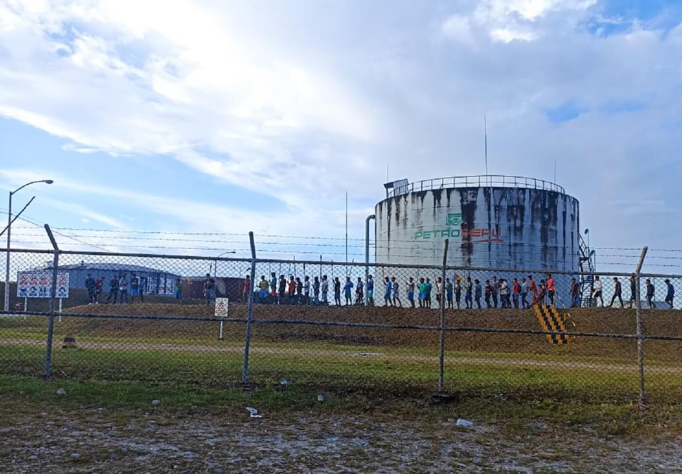 RECLAMO. Los indígenas awajún solicitan al gobierno ejecutar obras de servicios básicos y remediar los daños de la actividad petrolera en Loreto.