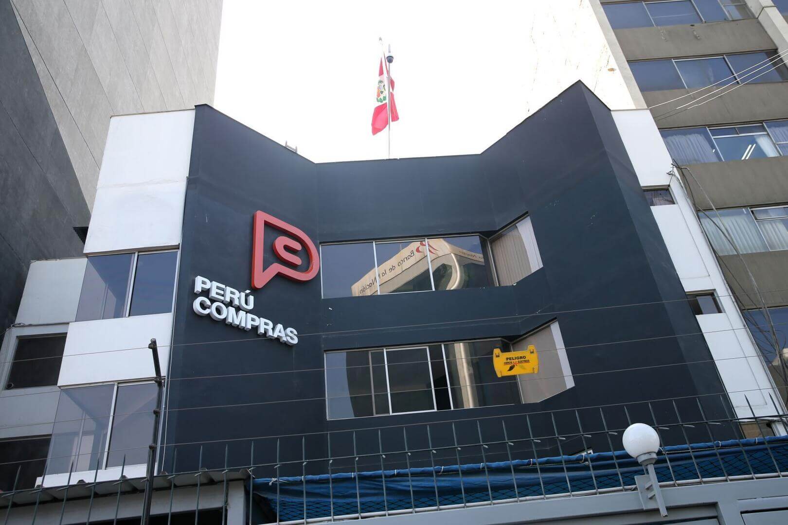PERÚ COMPRAS. Gran parte de funcionarios públicos prefieren adquirir bienes estándar fuera de los catálogos electrónicos, lo cual resulta más caro para el Estado.