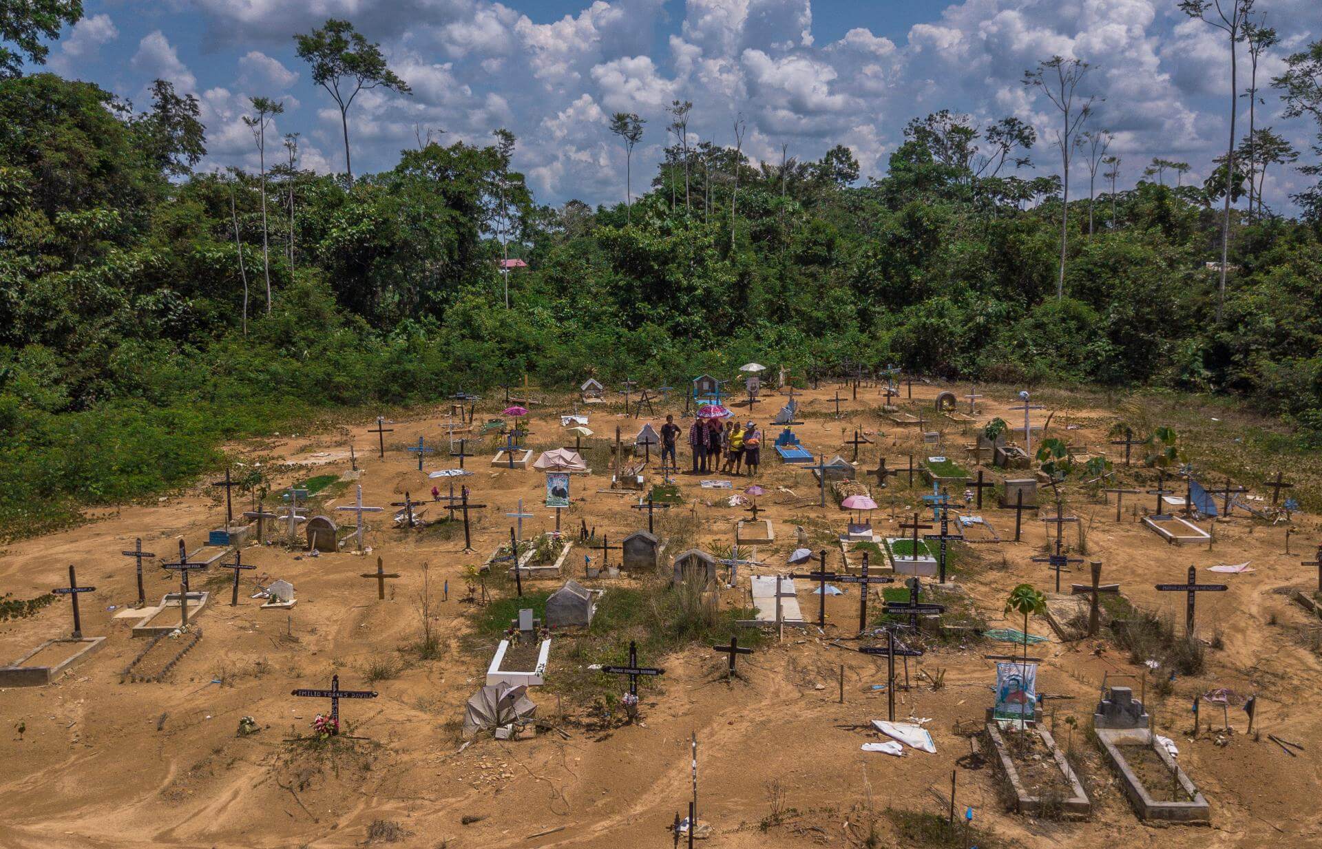 ABANDONO. En 2020, un descampado a espaldas del cementerio San Juan Bautista de Iquitos estuvo destinado al entierro secreto de víctimas de covid-19.