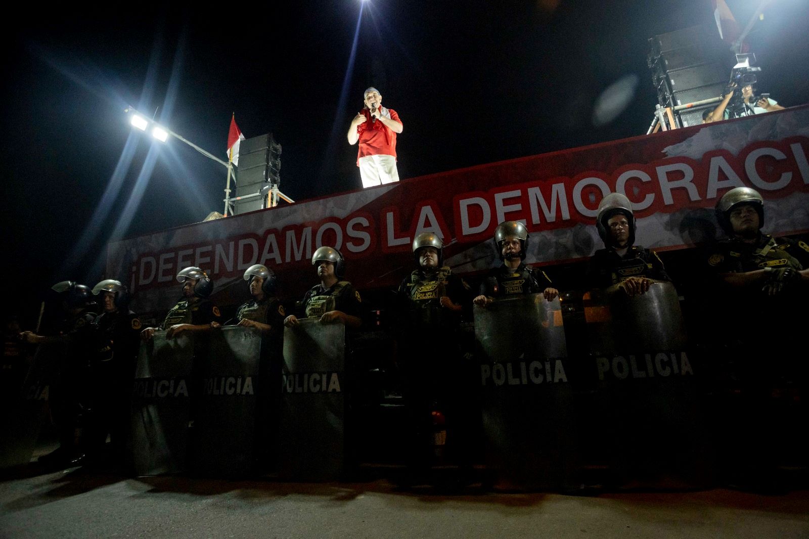 AMENAZAS. Desde el estrado de la manifestación realizada el 19 de abril, Rafael López Aliaga amenazó al presidente del Jurado Nacional de Elecciones (JNE), Roberto Burneo.