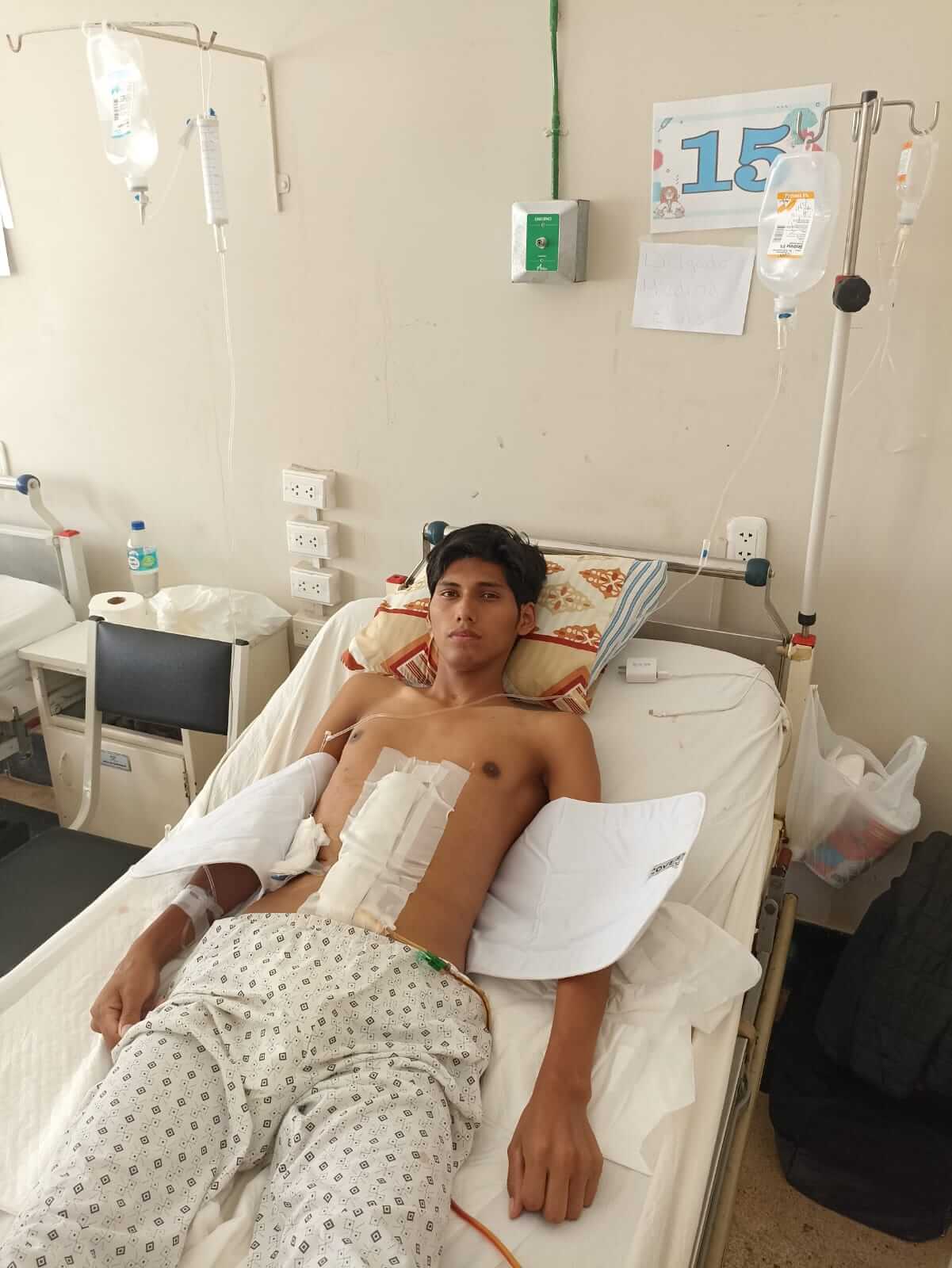 Elvis Delgado Medina en el hospital_Gonzalo Haro.jpeg