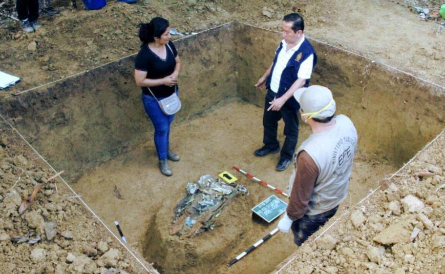 Fotografía de exhumaciones en Caso Madre Mía