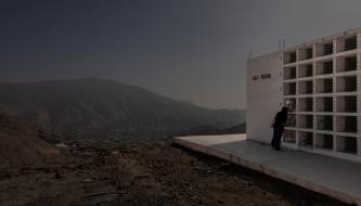BÚSQUEDA DE VERDAD. Los restos del adolescente fueron sepultados en el cementerio El Paraíso, en lo alto de Manchay. Sus padres buscan esclarecer qué ocasionó su muerte.