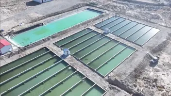 PISCIGRANJAS. En 2023, la empresa acuícola Hotan Yujianjianglai comenzó a criar bacalao, lubina y carpa en una piscifactoría de 13 acres, situada en el extremo sur del desierto de Taklamakán.