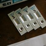 ALERTA. La Organización Mundial de la Salud (OMS) y decenas de expertos sanitarios no recomiendan el uso de pruebas rápidas para la detección de casos positivos de Covid-19.