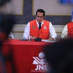 ELECCIÓN: El 21 de noviembre de 2024, en un proceso en el que fue el único candidato, Roberto Burneo se convirtió en presidente del JNE.