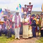 GOBERNADOR. Aduviri juramentó dos veces. El 1 de enero en un acto oficial y el último fin de semana en una ceremonia de ofrenda a la tierra en Sillustani.