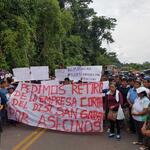 BLOQUEO. Ciudadanos de San Gabán bloquearon la carretera Interoceánica durante el viernes y el sábado, como protesta contra el programa de erradicación de hoja de coca.