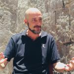 FÍSICO. Roberto Emparán investiga las ondas gravitacionales y los agujeros negros.