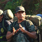 EXLICENCIADO. Eddy Villarroel, al centro, fue colaborador de Antauro Humala, quien purga 19 años de prisión por el 'Andahuaylazo'. Hoy pide que el Estado negocie una tregua con 'José' del Vraem.