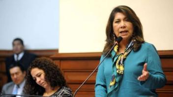 Es falsa la versión de Martha Chávez acerca de que Alberto Fujimori nunca fue involucrado en actos de corrupción.