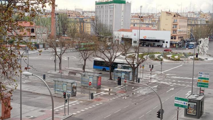 SILENCIO. La calle de Madrid desierta vista desde la ventana de la autora.