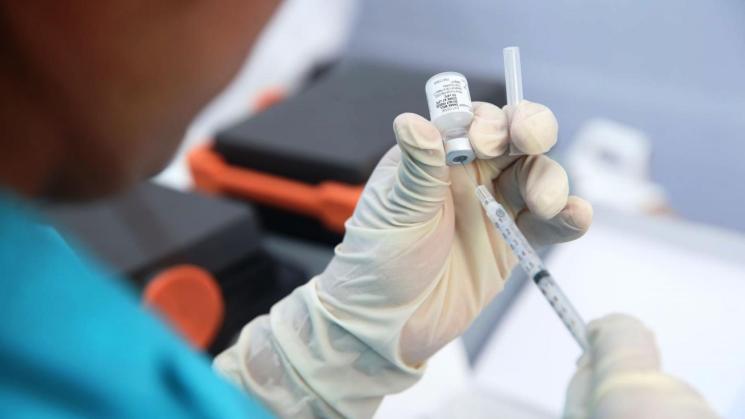 SIN ÉXITO. Diferentes entidades internacionales han pedido a los laboratorios liberar las patentes de vacunas y tratamientos de manera voluntaria.