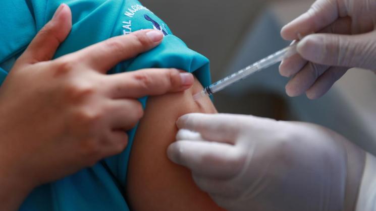 SEGURA. Ensayo clínico realizado en Estados Unidos revela que la vacuna de AstraZeneca es 79% eficaz y no tiene efectos secundarios graves.
