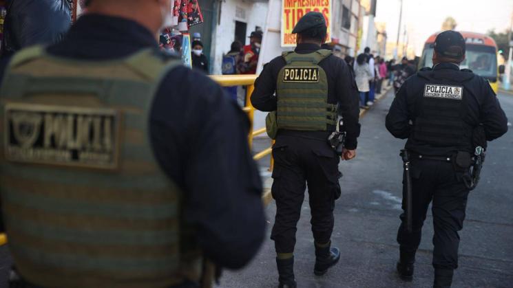 DESPLIEGUE. La Policía estará a cargo del orden interno de nueve distritos del país durante el estado de emergencia. Las Fuerzas Armadas brindarán respaldo.