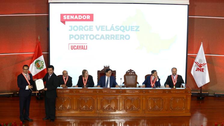 CASOS. Senadores electos por regiones recibieron financiamiento de sectores que podrían generar conflicto de intereses. 