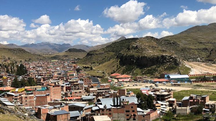 CORAZÓN DE LOS ANDES. Vista panorámica del distrito de Challhuahuacho. 