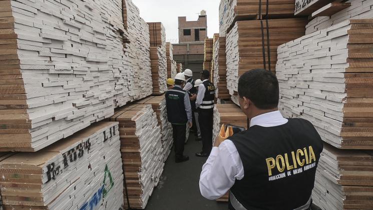 INVESTIGADA. Más de 309 metros cúbicos de madera de presunto origen ilegal iban a ser enviados al puerto de Manzanillo en México por la empresa maderera Corporación Inforest MC en octubre pasado.