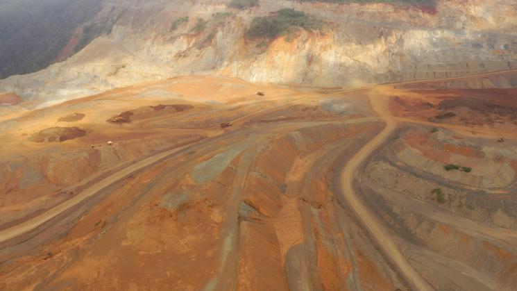 MINA. Imagen que muestra el impacto ambiental de la mina de ferroníquel instalado en la localidad guatemalteca de El Estor.