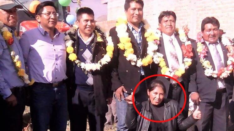 VÍNCULOS. Aduviri ofreció como testigo a la trabajadora regional Diana Yupanqui. Ella aparece en diversas fotografías apoyando su campaña electoral.