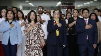 PERSONAJES. Al centro, viceministra Erika Valdivieso y ministra María Seminario en una actividad de la nueva gestión del Ministerio de la Mujer y Poblaciones Vulnerables.