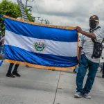 PERSEGUIDOS. Un total de 245 personas críticas al gobierno de Bukele han sido víctimas de persecución judicial y hostigamiento entre 2019 y 2025.