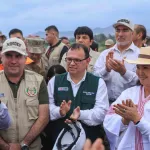 PROPUESTA. Los ministros Marco Vinelli y Rafael Belaúnde anunciaron que emitirán un decreto de urgencia para agilizar servicios por impuestos.