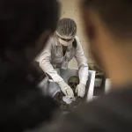 DÉCADAS SIN RESPUESTA. Alrededor de 1.500 restos, que permanecen almacenados en laboratorios, no han sido identificados hasta el momento por el Ministerio Público.