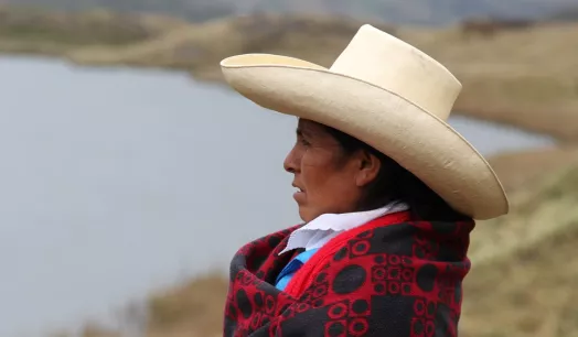 DEFENSORA. Fundación Goldman reconoce resistencia de comunera cajamarquina.