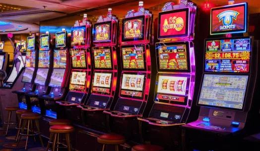 RIESGO. La Contralaft encargó el estudio para conocer los "problemas concretos" del sector de casinos y tragamonedas, una actividad "en sí riesgosa".