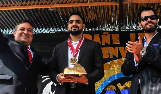 CEREMONIA. El alcalde de Moche, César Fernández, el empresario Yaqoob Mubarak y su abogado mexicano en La Libertad, en 2019