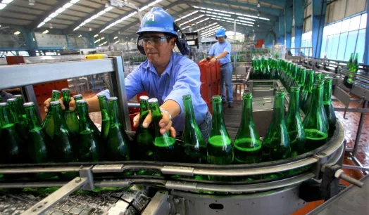 NOCIVOS. Las bebidas alcohólicas y azucaradas son algunos de los productos a los que se les aplica el Impuesto Selectivo al Consumos (ISC).