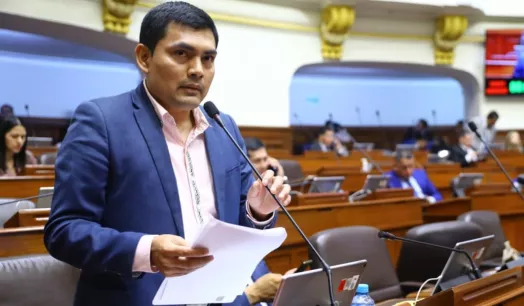 Es falsa la versión del congresista Gonza acerca de que Perú Libre nunca fue llamado a firmar la moción contra Santiváñez
