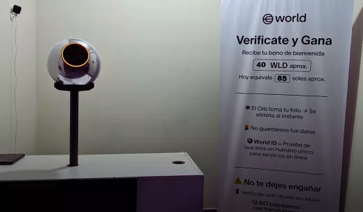 REGISTRO. En un local de la galería Compucentro de Santa Anita se encuentra uno de los orbes que aún siguen operativos en Perú.