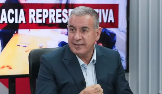 Es falsa la versión del candidato Wolfgang Grozo acerca de que la unión civil está establecida en la Constitución Política