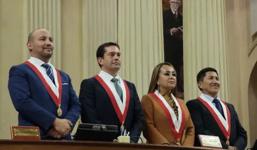 VÍNCULO. El presidente del Senado, Miguel Torres, y dos vicepresidentes de esta cámara contrataron a sus aportantes de campaña.