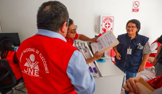 DEMORA. Recuento de votos provocará que la proclamación de resultados sea a mediados de noviembre.
