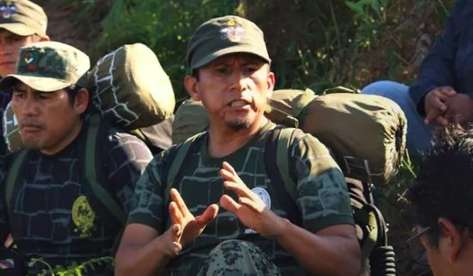 EXLICENCIADO. Eddy Villarroel, al centro, fue colaborador de Antauro Humala, quien purga 19 años de prisión por el 'Andahuaylazo'. Hoy pide que el Estado negocie una tregua con 'José' del Vraem.